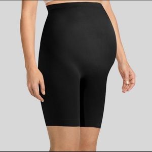 Target - Jockey Maternity Over the belly slip short L/XL